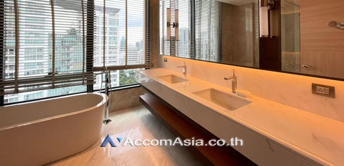 12  2 br Condominium For Rent in Ploenchit ,Bangkok BTS Chitlom at Sindhorn Residence AA29973