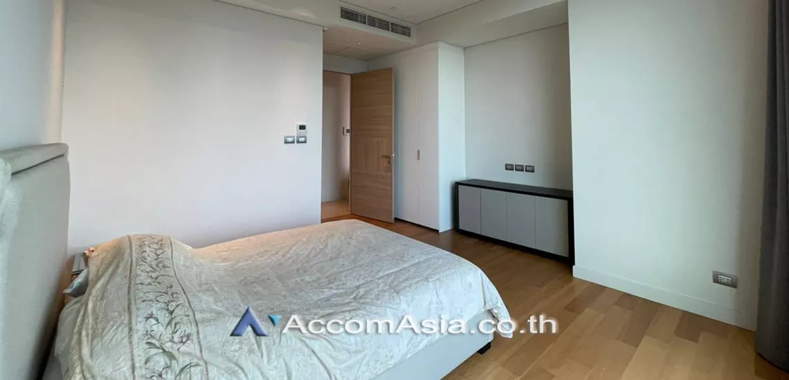 4  2 br Condominium For Rent in Ploenchit ,Bangkok BTS Chitlom at Sindhorn Residence AA29973