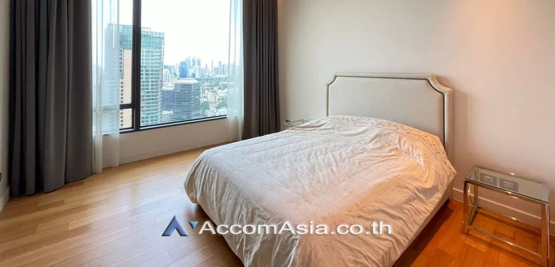 7  2 br Condominium For Rent in Ploenchit ,Bangkok BTS Chitlom at Sindhorn Residence AA29973