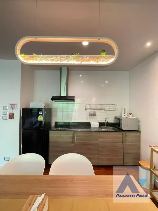 unit 2 Bedrooms  Apartment For Rent in Ploenchit, Bangkok  near BTS Chitlom - MRT Lumphini (AA29985)