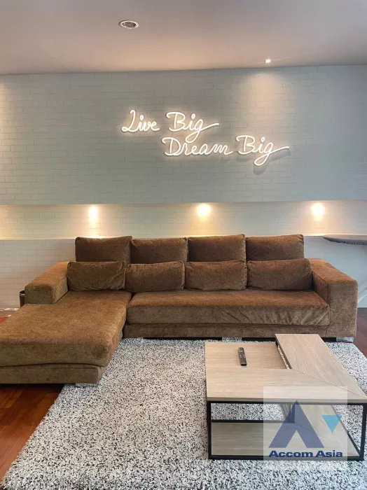  1  2 br Apartment For Rent in Ploenchit ,Bangkok BTS Chitlom - MRT Lumphini at Low-Rise Cozy Apartment, 5 mins walk to Lumpini park AA29985