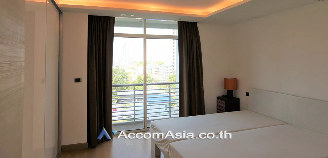 unit 2 Bedrooms  Condominium For Rent in Phaholyothin, Bangkok  near BTS Ari (AA29987)