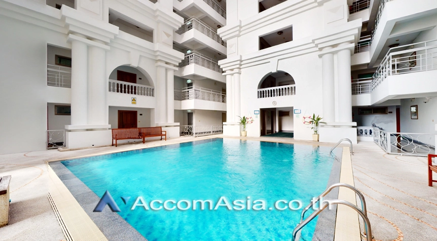unit 3 Bedrooms  Condominium For Rent in Sukhumvit, Bangkok  near BTS Phrom Phong (AA29988)