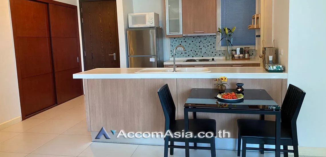  2 Bedrooms  Condominium For Rent in Phaholyothin, Bangkok  near BTS Chitlom (AA29993)