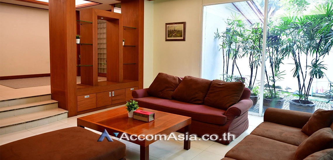 4  4 br House for rent and sale in Phaholyothin ,Bangkok BTS Saphan-Kwai AA30003