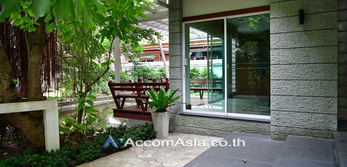11  4 br House for rent and sale in Phaholyothin ,Bangkok BTS Saphan-Kwai AA30003