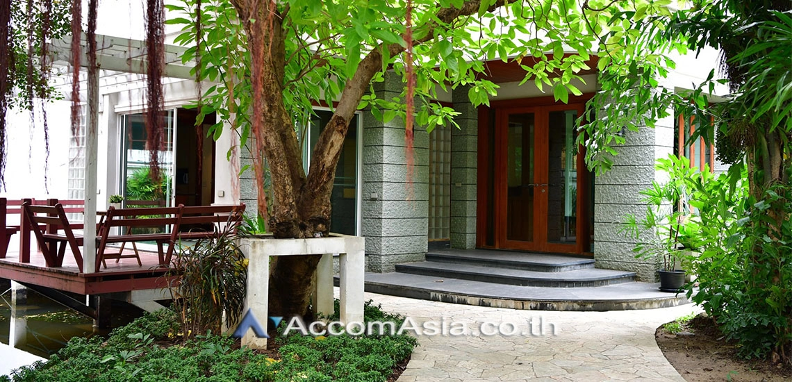 1  4 br House for rent and sale in Phaholyothin ,Bangkok BTS Saphan-Kwai AA30003