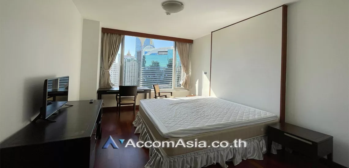 Pet friendly |  2 Bedrooms  Condominium For Rent in Ploenchit, Bangkok  near BTS Ploenchit (AA30005)