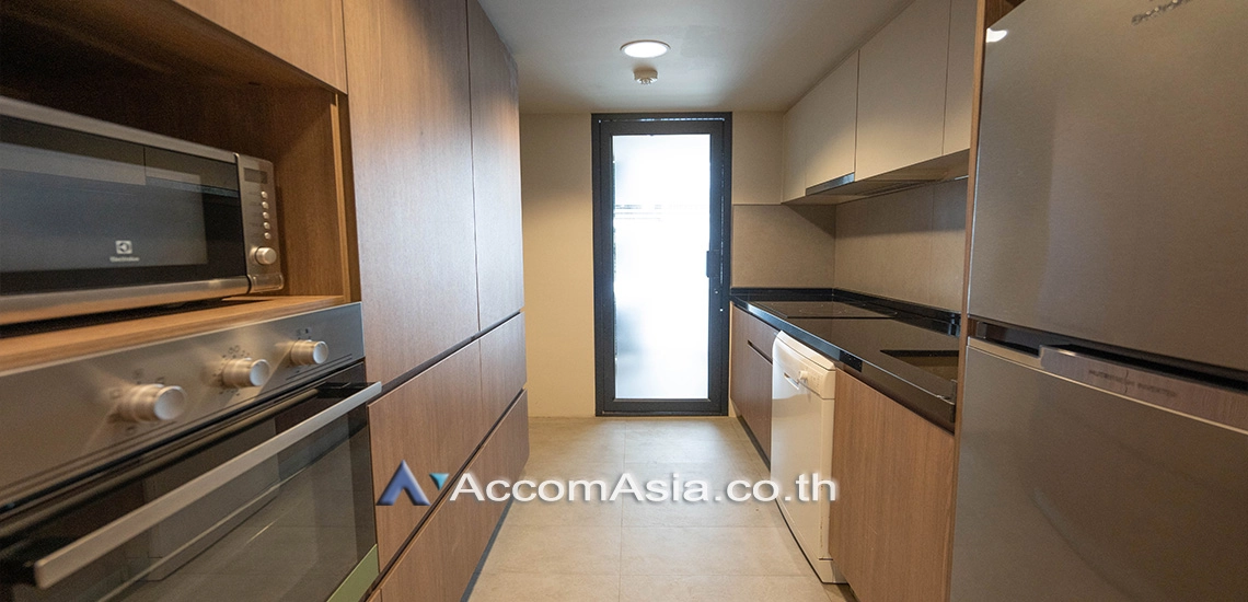  1  3 br Apartment For Rent in Sukhumvit ,Bangkok BTS Phrom Phong at Modern Apartment AA30017