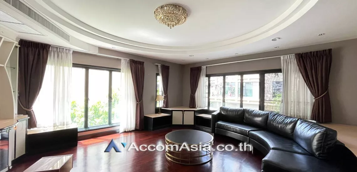  3 Bedrooms  Condominium For Rent in Ploenchit, Bangkok  near BTS Chitlom (AA30020)
