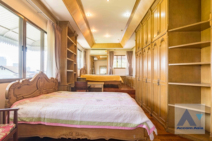 26  3 br Townhouse For Rent in Sukhumvit ,Bangkok BTS On Nut AA30022