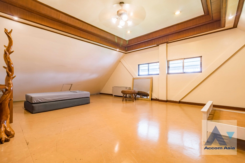 30  3 br Townhouse For Rent in Sukhumvit ,Bangkok BTS On Nut AA30022