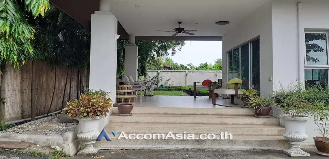 11  4 br House For Rent in Pattanakarn ,Bangkok BTS On Nut at Panya Pattanakarn Village AA30025