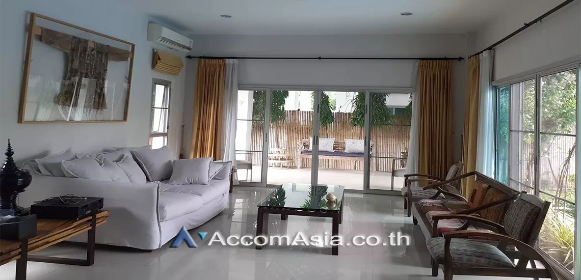 12  4 br House For Rent in Pattanakarn ,Bangkok BTS On Nut at Panya Pattanakarn Village AA30025