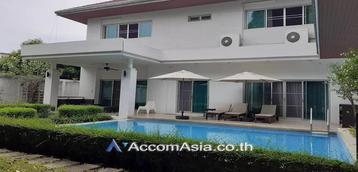 Private Swimming Pool |  4 Bedrooms  House For Rent in Pattanakarn, Bangkok  near BTS On Nut (AA30025)