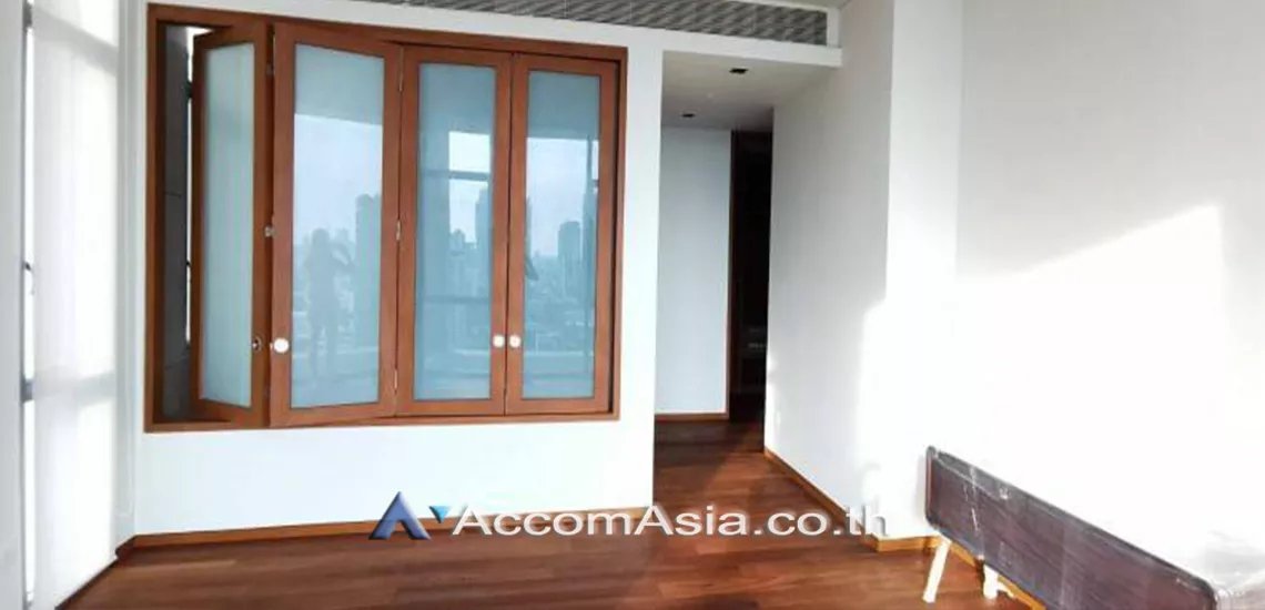 unit 2 Bedrooms  Condominium For Rent in Sathorn, Bangkok  near BTS Chong Nonsi - MRT Lumphini (AA30029)