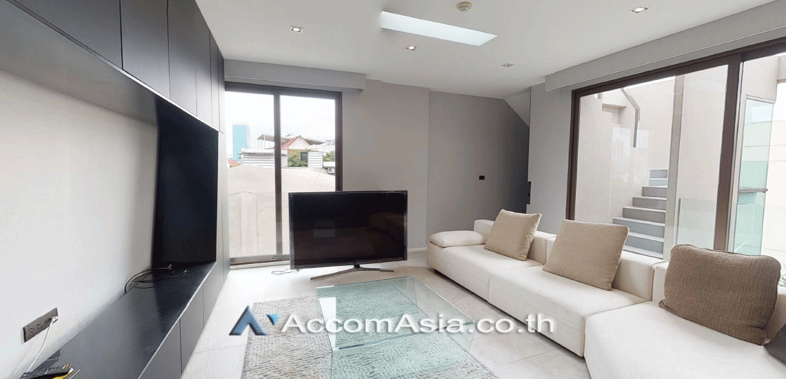 unitPrivate Swimming Pool, Duplex Condo | Large private condo in Sathorn surrounded by greenery and tranquility (AA30030)