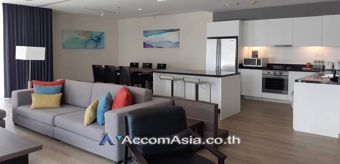 Pet friendly |  3 Bedrooms  Apartment For Rent in Sukhumvit, Bangkok  near BTS Ploenchit (AA30033)