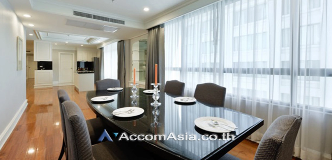unit 3 Bedrooms  Apartment For Rent in Ploenchit, Bangkok  near BTS Chitlom (AA30034)