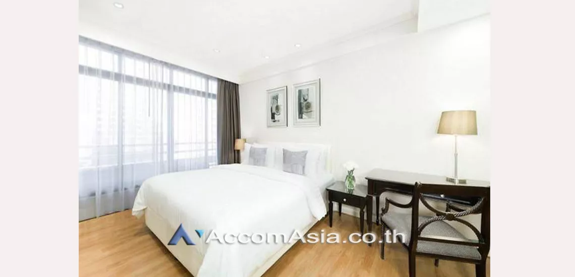  2 Bedrooms  Apartment For Rent in Ploenchit, Bangkok  near BTS Chitlom (AA30035)