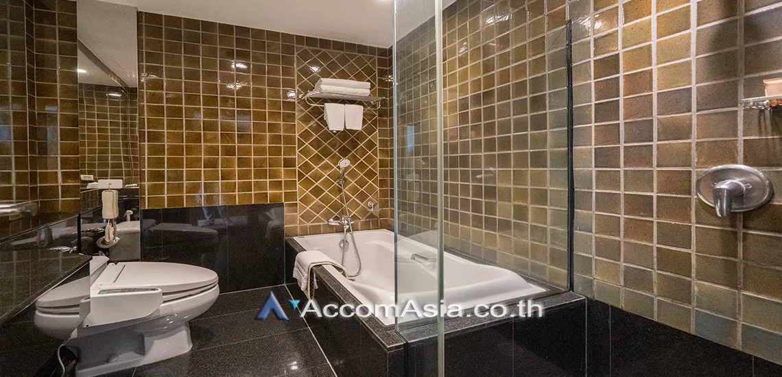 4  3 br Apartment For Rent in Ploenchit ,Bangkok BTS Ploenchit at Luxurious Place in Luxury Life AA30036