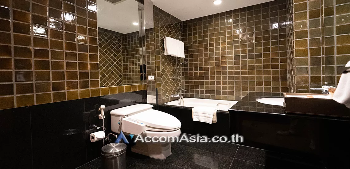 5  3 br Apartment For Rent in Ploenchit ,Bangkok BTS Ploenchit at Luxurious Place in Luxury Life AA30036