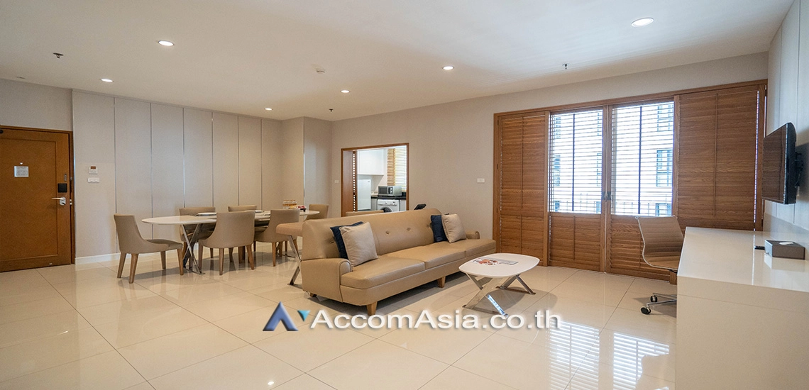 unit 3 Bedrooms  Apartment For Rent in Ploenchit, Bangkok  near BTS Ploenchit (AA30036)