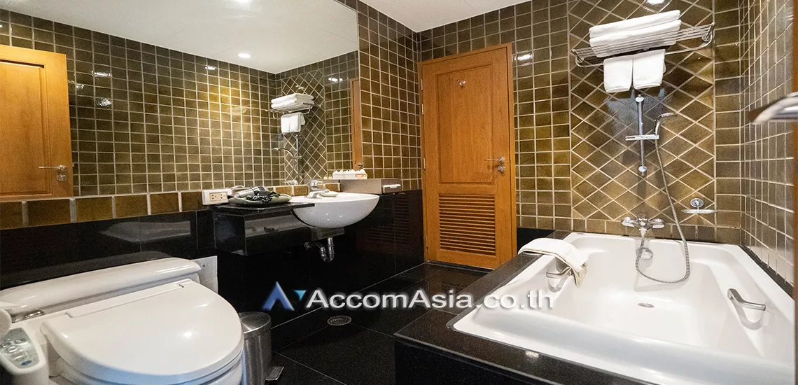 6  2 br Apartment For Rent in Ploenchit ,Bangkok BTS Ploenchit at Luxurious Place in Luxury Life AA30038