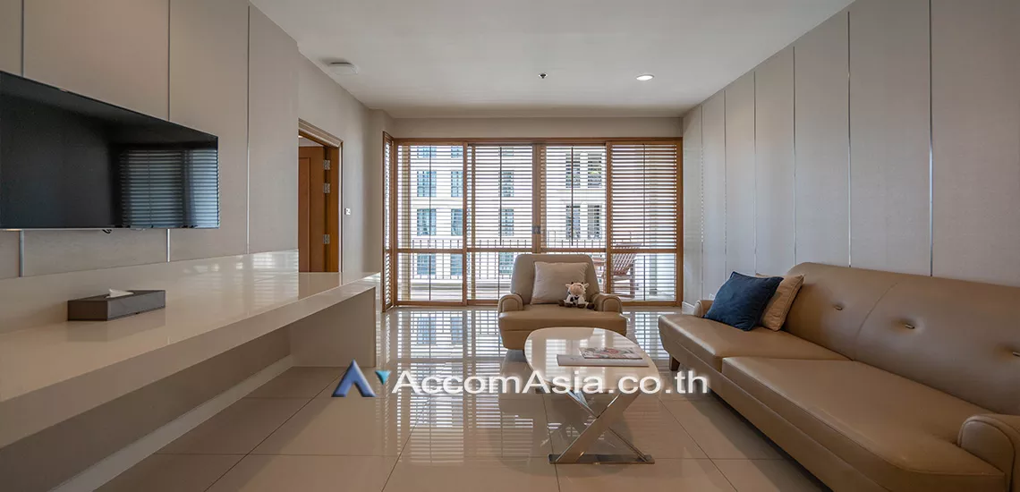 2 Bedrooms  Apartment For Rent in Ploenchit, Bangkok  near BTS Ploenchit (AA30038)