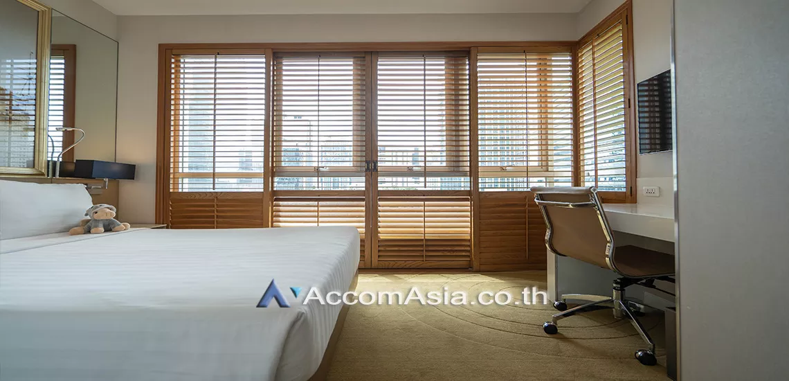 9  2 br Apartment For Rent in Ploenchit ,Bangkok BTS Ploenchit at Luxurious Place in Luxury Life AA30038