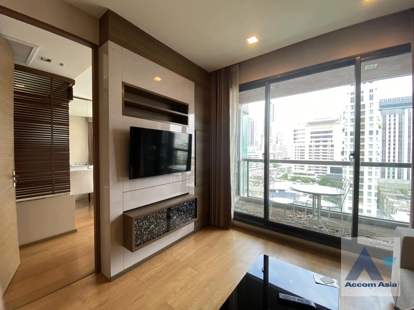 unit 2 Bedrooms  Condominium For Rent & Sale in Silom, Bangkok  near BTS Chong Nonsi (AA30041)