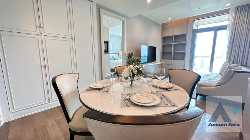 unit 2 Bedrooms  Condominium For Rent & Sale in Ploenchit, Bangkok  near BTS Ploenchit (AA30046)