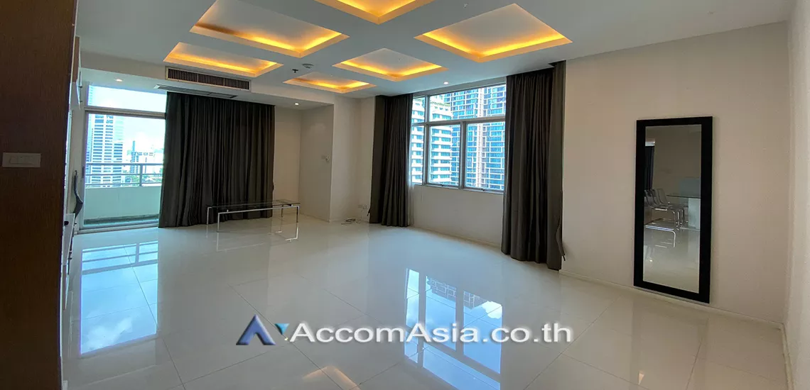 Pet friendly |  2 Bedrooms  Condominium For Rent in Ploenchit, Bangkok  near BTS Chitlom (AA30050)