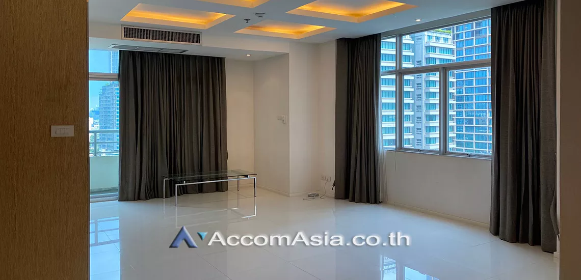 Pet friendly |  2 Bedrooms  Condominium For Rent in Ploenchit, Bangkok  near BTS Chitlom (AA30050)