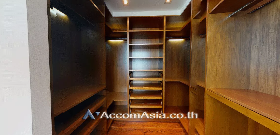 5  2 br Condominium For Sale in Silom ,Bangkok BTS Sala Daeng - MRT Silom at The Legend Saladaeng AA30052