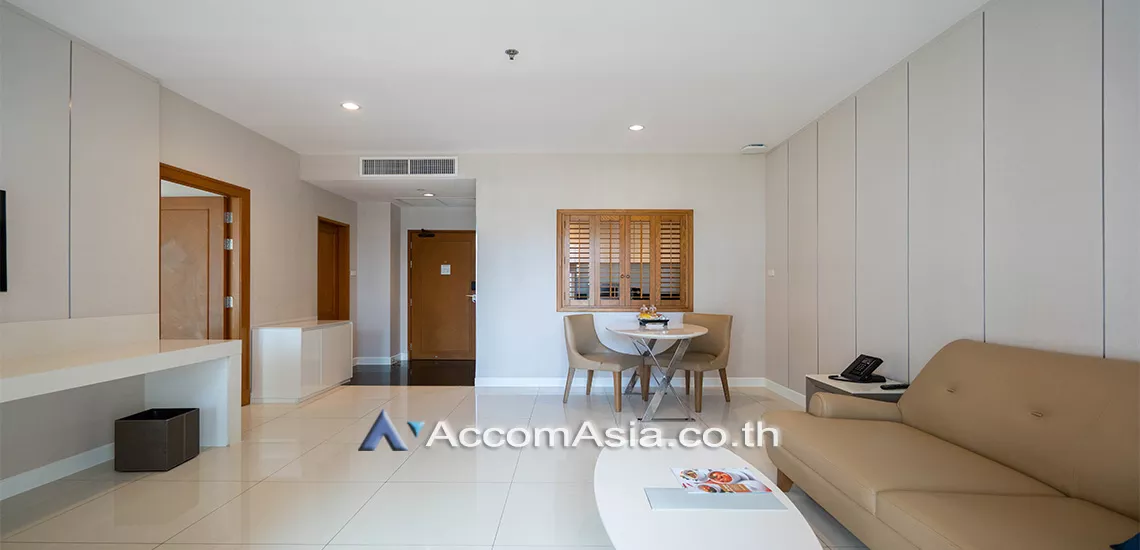  1 Bedroom  Apartment For Rent in Ploenchit, Bangkok  near BTS Ploenchit (AA30053)
