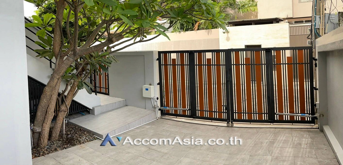 9  3 br House For Rent in Sukhumvit ,Bangkok BTS Thong Lo AA30057