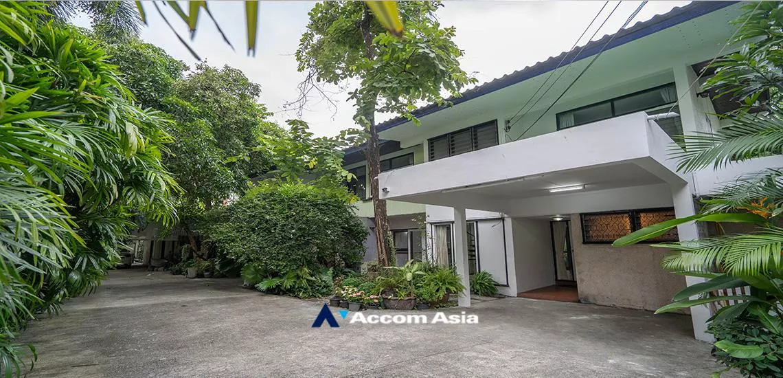 Home Office |  2 Bedrooms  House For Rent in Ploenchit, Bangkok  near BTS Ploenchit (AA30058)