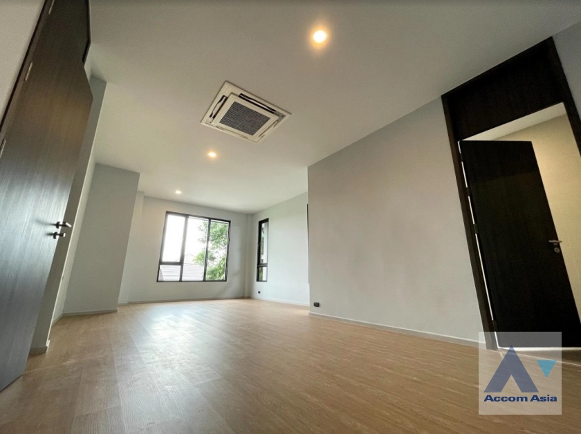 31  5 br House for rent and sale in Sukhumvit ,Bangkok BTS Phra khanong AA30059