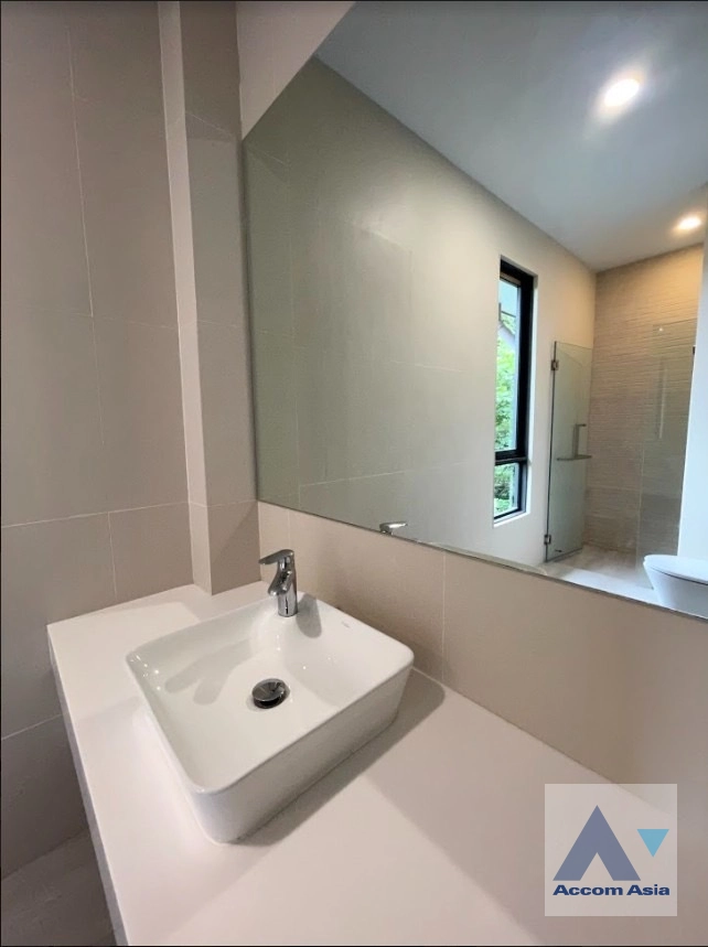 32  5 br House for rent and sale in Sukhumvit ,Bangkok BTS Phra khanong AA30059