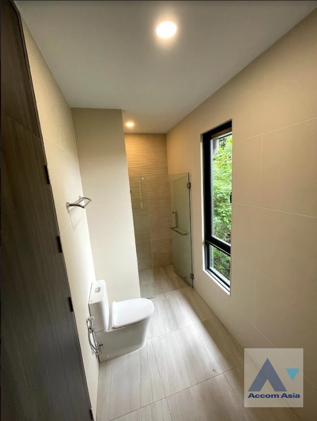 35  5 br House for rent and sale in Sukhumvit ,Bangkok BTS Phra khanong AA30059