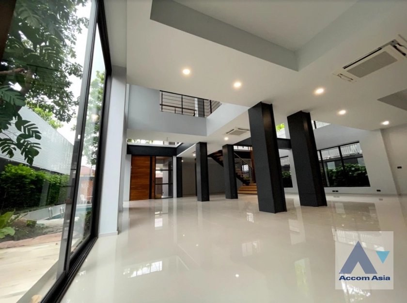 7  5 br House for rent and sale in Sukhumvit ,Bangkok BTS Phra khanong AA30059