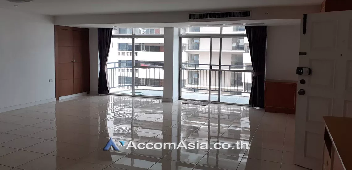 unit 3 Bedrooms  Condominium For Rent in Sukhumvit, Bangkok  near BTS Phrom Phong (AA30067)