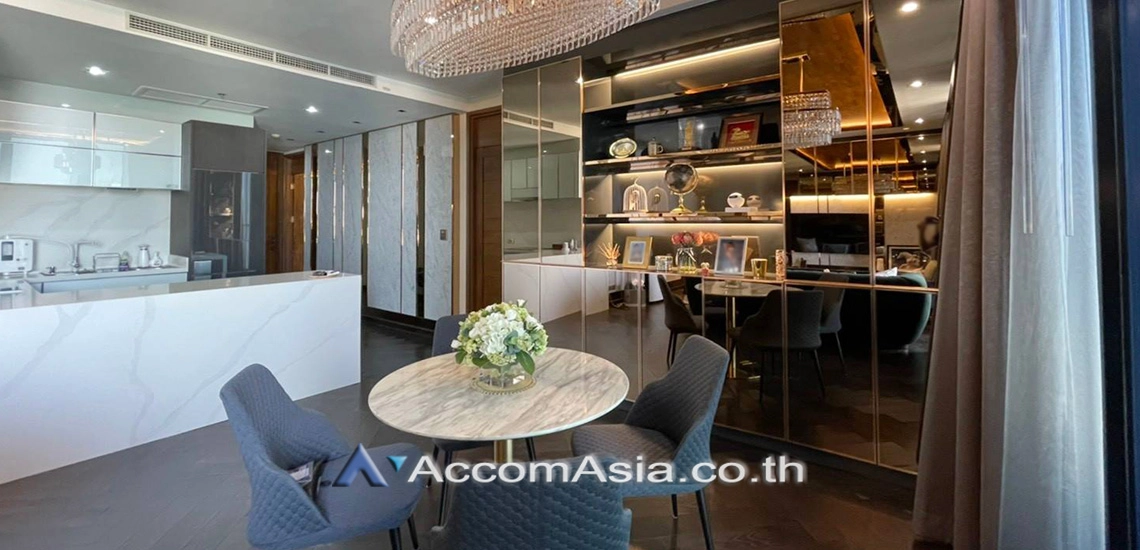 unit 3 Bedrooms  Condominium For Rent in Ploenchit, Bangkok  near BTS Ploenchit (AA30075)