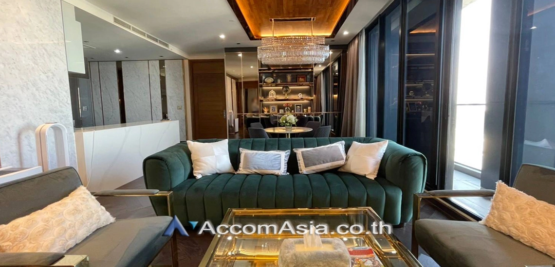 unit 3 Bedrooms  Condominium For Rent in Ploenchit, Bangkok  near BTS Ploenchit (AA30075)