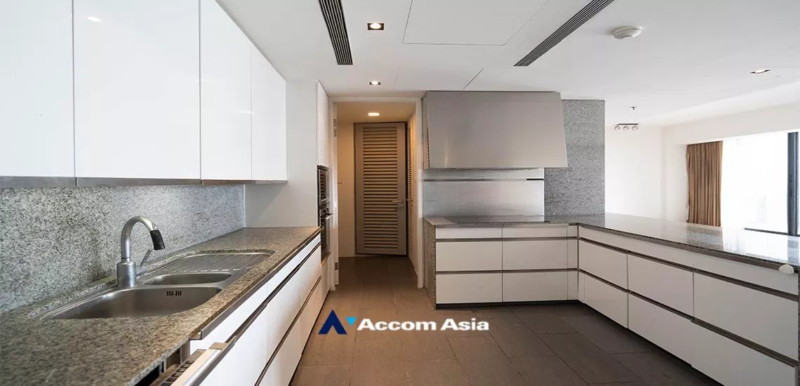  3 Bedrooms  Condominium For Rent & Sale in Sathorn, Bangkok  near BTS Chong Nonsi - MRT Lumphini (AA30079)