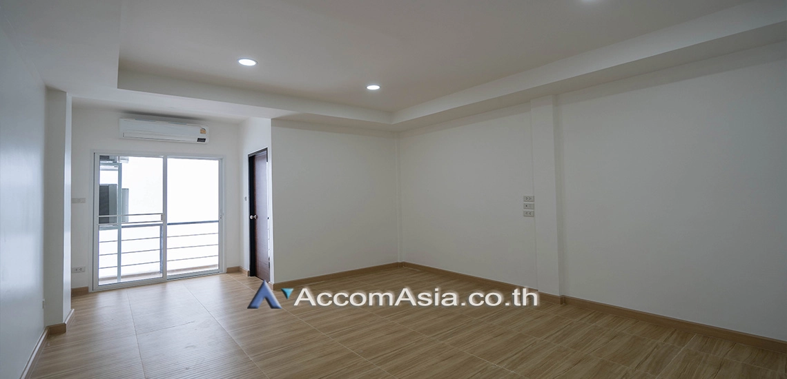9  5 br Townhouse For Rent in Sukhumvit ,Bangkok BTS Nana AA30083