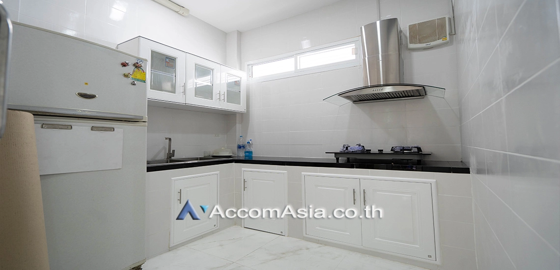 5  5 br Townhouse For Rent in Sukhumvit ,Bangkok BTS Nana AA30083