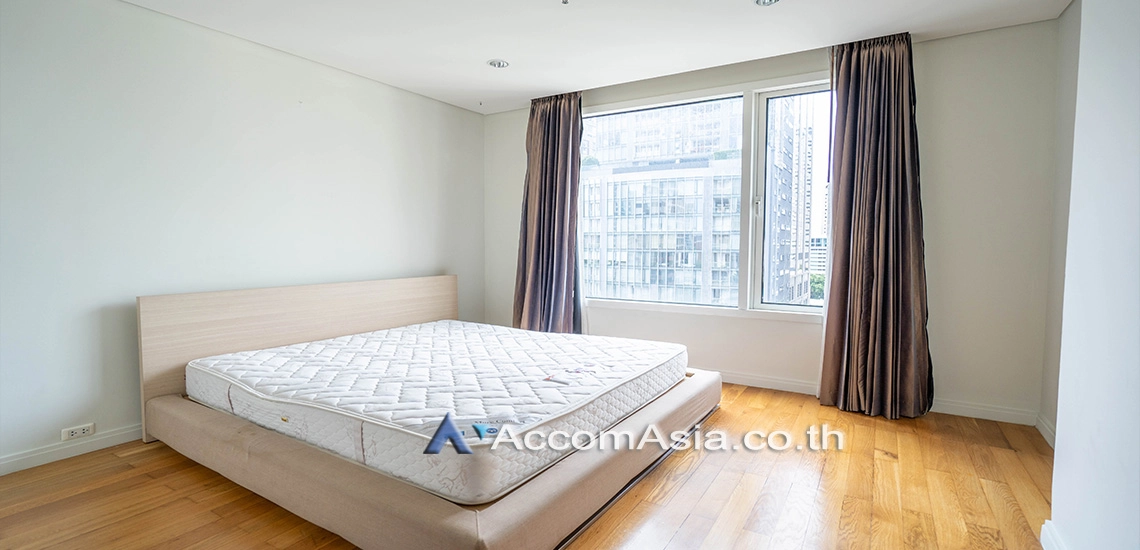 6  4 br Condominium for rent and sale in Silom ,Bangkok BTS Sala Daeng - MRT Silom at Royal Saladaeng AA30099