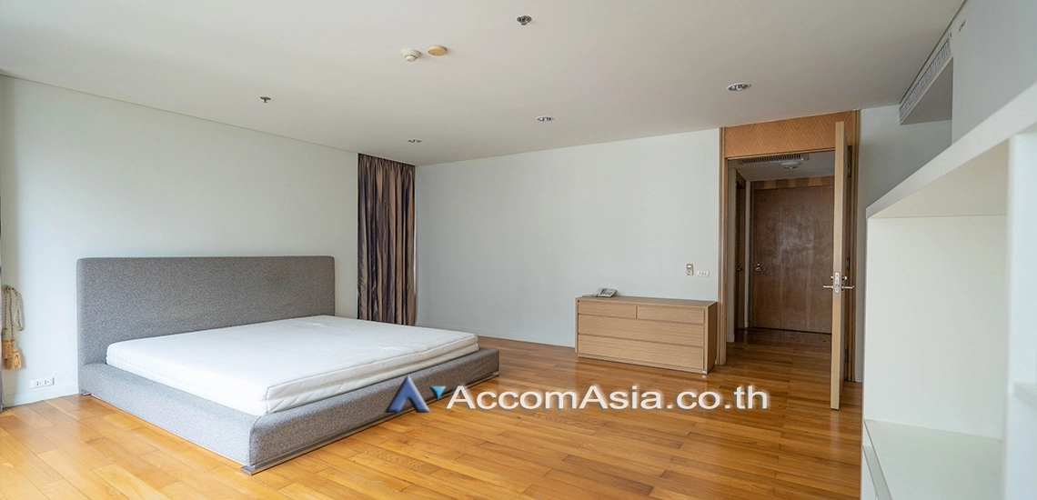 7  4 br Condominium for rent and sale in Silom ,Bangkok BTS Sala Daeng - MRT Silom at Royal Saladaeng AA30099